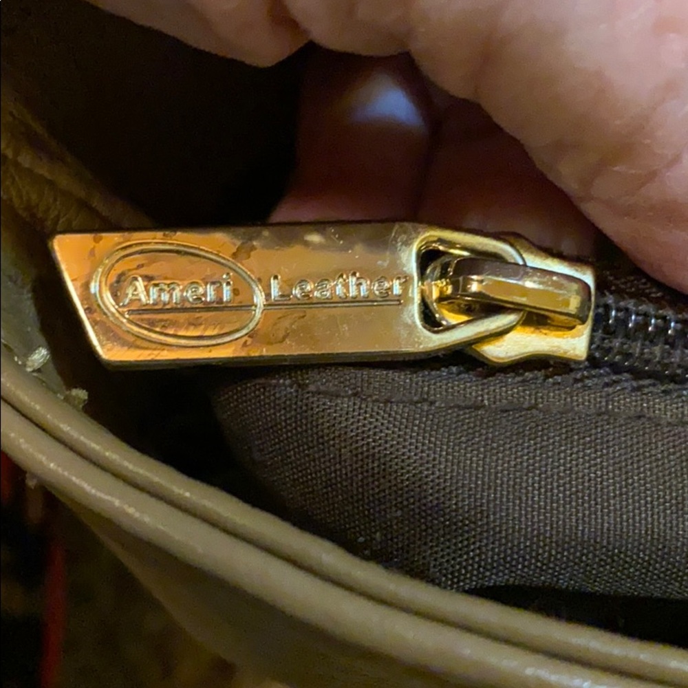 Ameri Leather Bag - image 8